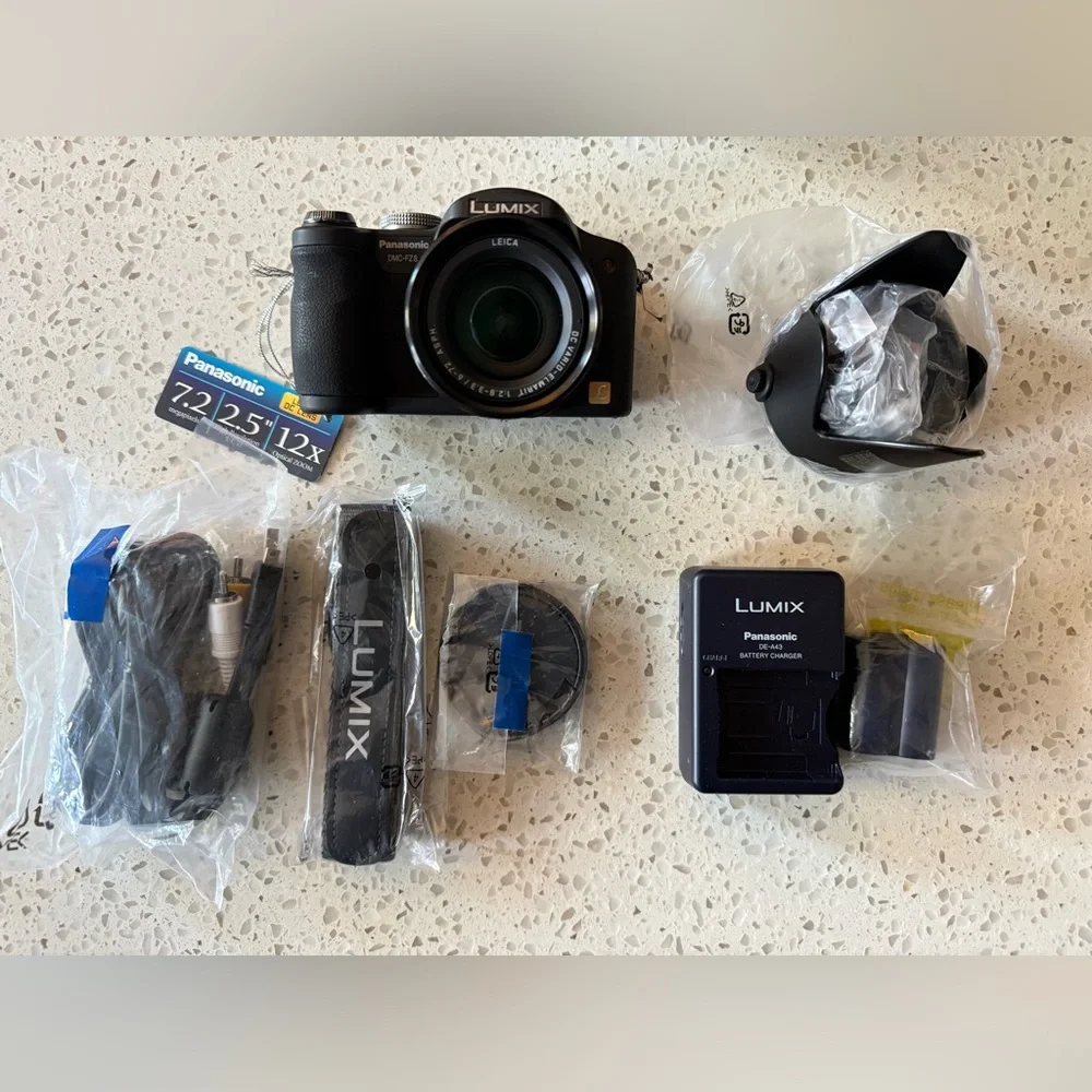 Panasonic Lumix DMC-FZ8 Black Bridge Camera with Leica Lens - NEW IN BOX W/TAG